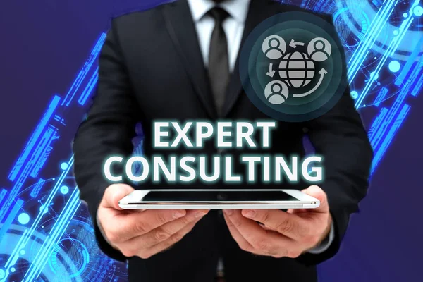 Skriva visning av text Expert Consulting. Business overview providing of expert knowledge to a third party for a fee Man In Office Uniform Holding Tablet Visar ny modern teknik. — Stockfoto
