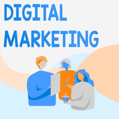 Metin Dijital Pazarlama yazılıyor. Dijital teknolojiler kullanan ürünlerin pazarlanmasına ilişkin iş görüşü Meslektaşlar Birbirleriyle Konuşuyorlar Kağıt Kalem Kupasını ellerinde tutuyorlar.