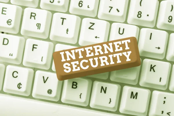 Internetes biztonsági rendszer kijelzése. A biztonságról írt szó, amely pontosan az internetalapú fenyegetésekkel foglalkozik Kapcsolódás az online barátokkal, ismerősök szerzése az interneten — Stock Fotó