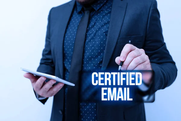 Sinal de texto mostrando Email Certificado. Email conceitual com foto cujo envio é certificado por um terceiro neutro Apresentando Novas Ideias Tecnológicas Discutindo a Melhoria Tecnológica — Fotografia de Stock