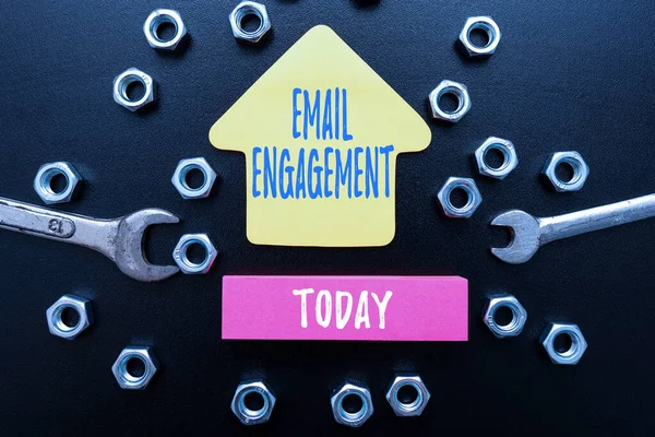 문서 작성 : Email Engagement. 비즈니스 쇼 케이스 (Business showcase) 는 구독자들 이 이메일 캠페인 인 Workshop Improvement Ideas Productivity Inspirations and Solutions 에 참여하는 방법을 측정 한다. — 스톡 사진