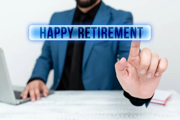 Schreiben von Text Happy Retirement. Business-Schaufenster mit einem verlässlichen monatlichen Rentencheck Leben im Job Remote Office Work Online Präsentation von Business-Plänen Entwürfen — Stockfoto