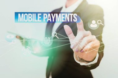 Mobil Ödemeler işaretini gösteren ilhamlar. Üniformalı Kadın Üniformalı Cep Telefonu Taşıma ve Geleceği Gözetleme adlı elektronik bir cihaz ile ürün için para ödendi..