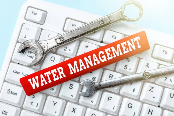 Wyświetlacz koncepcyjny Water Management. Business approach optimum use of water resources under defined water polices Abstract Presenting Ethical Hacker, Typing Creative Notes And Ideas — Zdjęcie stockowe
