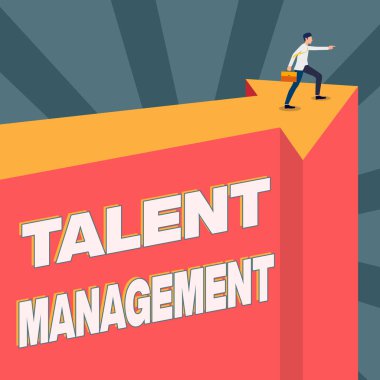 Yetenek Yönetimi ilhamını gösteren metin. Yeni Aşama Hedeflerini Gösteren Ok Üzerinde Erkek Resimleri Taşıma Bavulu organizasyonu için gerekli insan sermayesi beklentisi için kelime.