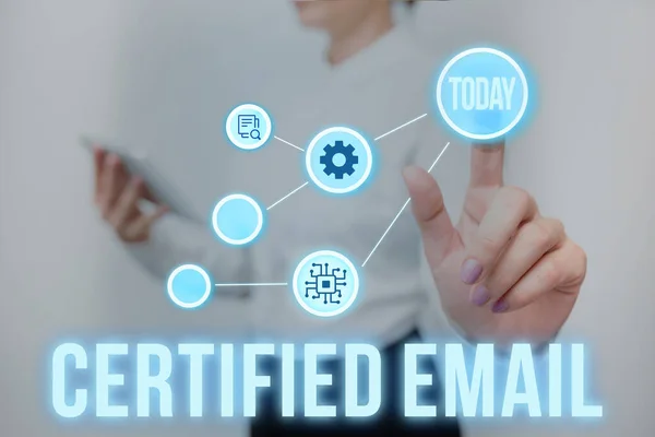 Bildunterschrift: Certified E-Mail. Auf E-Mail geschriebenes Wort, dessen Versand von einem neutralen Drittanbieter zertifiziert wird Lady Holding Tablet Drücken auf virtuellen Knopf Zeigt futuristische Technologie. — Stockfoto