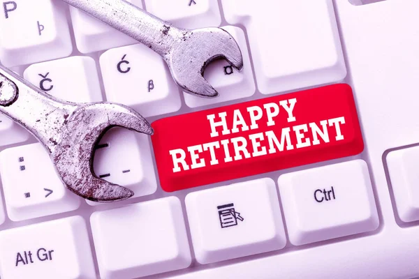 Exibição conceitual Happy Retirement. Foto conceitual com um cheque de pensão mensal confiável Viver o trabalho Resumo Apresentando Hacker Ético, Digitando Notas e Idéias Criativas — Fotografia de Stock