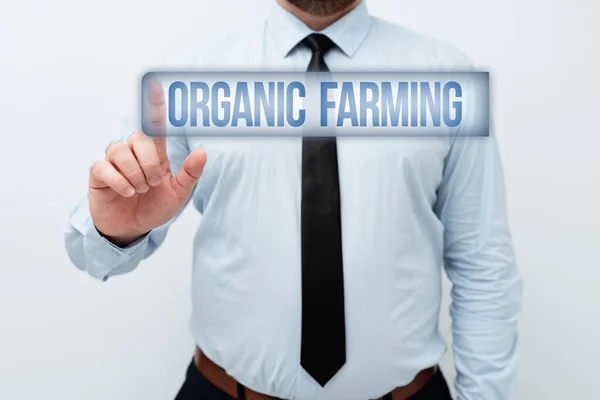 Organic Farming 이란 제목의 글을 쓴다. 환경에 기초 한 해충 방제를 사용하여 새로운 계획 과 계획 과정을 설명하는 아이디어 — 스톡 사진