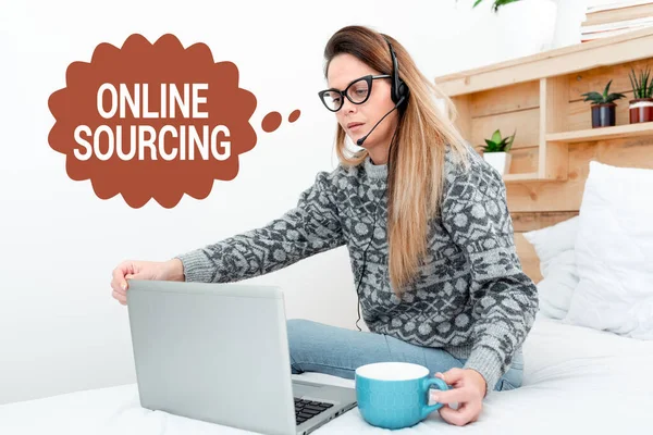 Conceptual display Online Sourcing. Internet Concept purchase of goods and services are coursed via the Internet Entrepreneur Checking And Reading Emails, Student Sending Messages Online — Stock Photo, Image