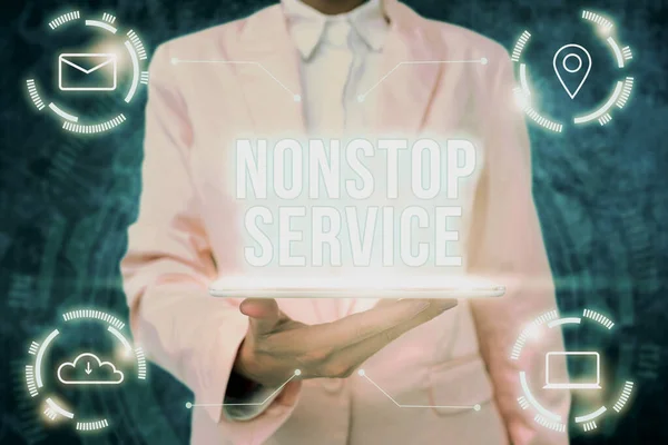 Tekstbord met non-stop service. Zakelijk overzicht service die beschikbaar is op elk gewenst moment en meestal elke dag Lady Uniform Standing Tablet Hand Presenteren Virtual Modern Technology — Stockfoto