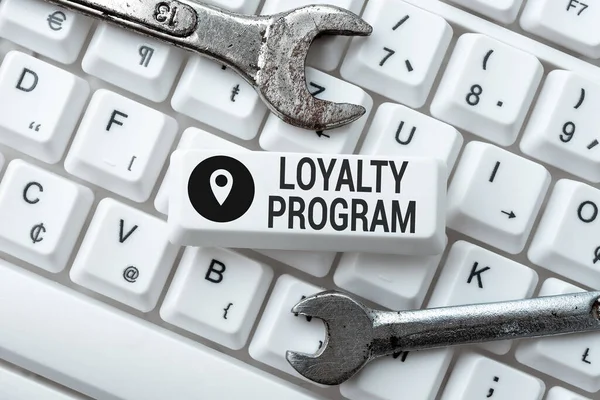 Text caption presenting Loyalty Program. Word Written on marketing effort that provide incentives to repeat customers Internet Browsing And Online Research Study Doing Maintenance And Repairs — Stock Photo, Image