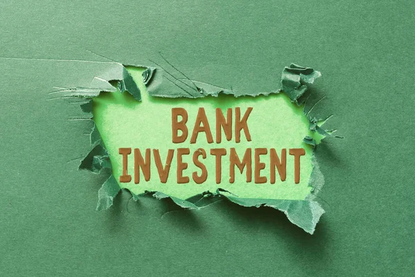 Metin başlığı Banka Yatırımını sunar. Yeni Yazı Kavramları Düşünen, Yazarları Engelleyen çeşitli hizmetler sunan finansal aracı kavramı — Stok fotoğraf