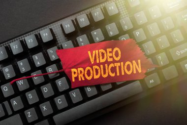 El yazısı metin video prodüksiyonu. Bir fikri bir video Filtreleme Çevrimiçi Yazı Yarışması 'na dönüştürme fikri, Komik Çevrimiçi Kitap Fikirleri Oluşturma