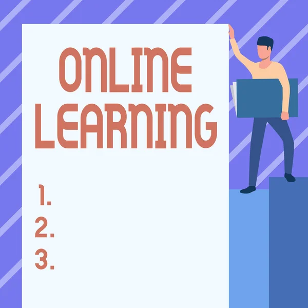 Εννοιολογική λεζάντα Online Learning. Έννοια σημαίνει εκπαιδευτικό εργαλείο που βασίζεται και είναι προσβάσιμο από το Internet Man Standing Carrying Large Notebook While Showing Big Whiteboard. — Φωτογραφία Αρχείου