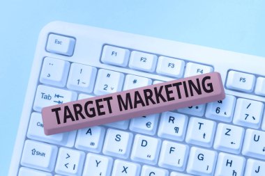 El yazısı, hedef pazarlama. Ürünü Soyut Düzeltme Tarihi geçmiş Web sitelerini satın alacak, İnternet Bağlantısını Korumaya devam edecek potansiyel müşterilerden oluşan iş yaklaşım grubu