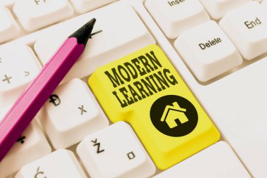 Metin görüntüleme Modern Öğrenme yazılıyor. Kavramsal fotoğraf esnek ve çevik kurulum Yenilikçi öğrenme ortamları Çevrimiçi Ağ Protokolleri Yazıyor, Yeni Güvenlik Duvarı Programı Oluşturuluyor