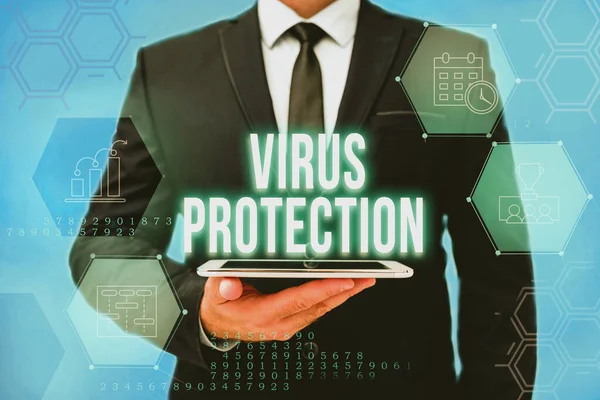 Inspirace se znamením Virus Protection. Business showcase program určený k ochraně počítačů před malware Man In Office Uniform Holding Tablet Zobrazování nových moderních technologií. — Stock fotografie