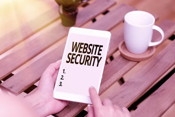 Testo che mostra ispirazione Sicurezza del sito web. Word Scritto su componenti critici per proteggere e proteggere i siti Web Offerte di lavoro online e lavorare in remoto per collegare le persone insieme — Foto Stock