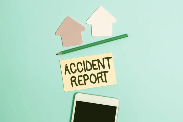 문자 메시지는 충돌 사고에 대한 영감을 보여준다. 사업 접근의 공식적 인 기록에 발생 한 사고 또는 부상에 대한 다양 한 색상 스티커 노트 표시에 대한 평평 한 배경에 대해 — 스톡 사진