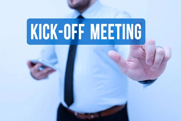 Τίτλος κειμένου που παρουσιάζει Kick Off Meeting. Πρώτη συνάντηση επιχειρηματικής προσέγγισης με την ομάδα του έργου και τον πελάτη Παρουσιάζοντας Νέες Τεχνολογικές Ιδέες Συζητώντας Τεχνολογική Βελτίωση — Φωτογραφία Αρχείου
