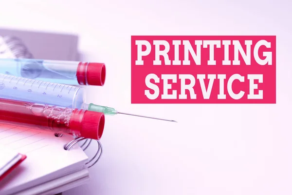 印刷サービスを提供するテキストキャプション。すべての側面を管理する印刷プロバイダによって提供されるビジネスアイデアプログラム重要な医療ノートを書く新しいウイルス医学の実験室テスト — ストック写真