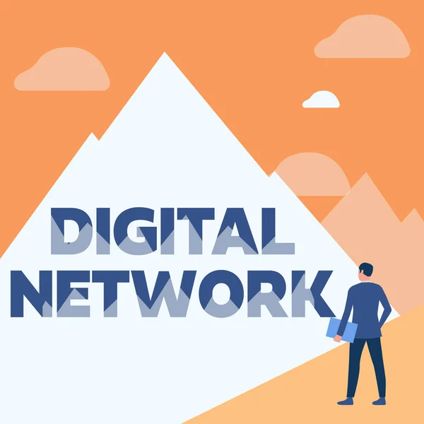 Konzeptionelle Anzeige Digital Network. Geschäftsidee Netzwerk mit digitaler Vermittlung und Übertragung Gentleman In Suit Standing Holding Notebook Facing Hoch Mountain Range. — Stockfoto