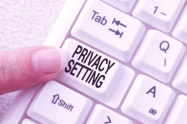 El yazısı metin gizlilik ayarları. İş yaklaşımı profil erişimini sınırlandırır ve güncelleme için Lady parmak tuşlarına basarak hangi bilgileri görebilir