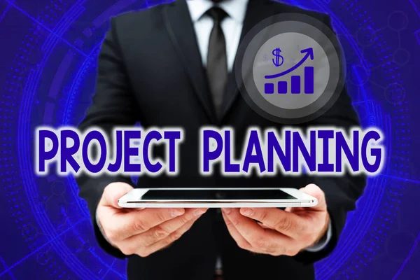 Didascalia concettuale Pianificazione del progetto. Business concept plan e successivamente segnalare i progressi all'interno del progetto Man In Office Uniform Holding Tablet Visualizza la nuova tecnologia moderna. — Foto Stock