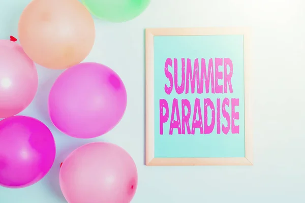 Ręczny napis Summer Paradise. Koncepcja oznacza Spędzanie wakacji w idealnym lub idyllicznym miejscu lub stanie Kolorowe zaproszenie Party Designs Bright Celebration Planning Ideas — Zdjęcie stockowe