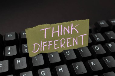 Mesaj işareti farklı düşündüğünü gösteriyor. Yeni Film Betiği Yazmak, Motivasyonel Konuşma Çevrimiçi Oluşturmak ve Soyut Yazmak İçin Kullanımı gösteren alışılmadık bir yöntem ya da uygulama