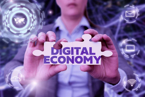 Didascalia di testo che presenta Digital Economy. Business concept attività economiche basate sulle tecnologie digitali Business Woman Holding Puzzle Piece Unlocking New Futuristic Tech. — Foto Stock