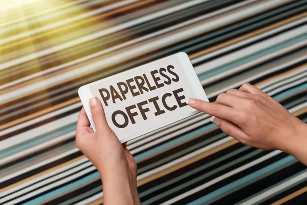 Belgesiz Ofis ilhamını gösteren bir metin. Kağıt kullanımının ortadan kaldırıldığı iş dünyası gösteri çalışma ortamı Ses ve Görüntü Çağrı Yetenekleri İnsanları Birleştiriyor