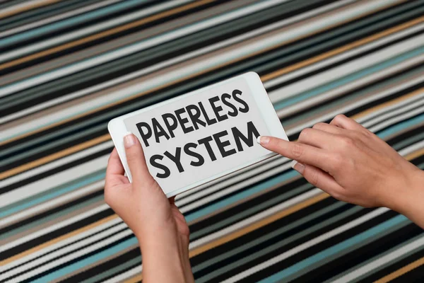 Inspiráló szöveg Paperless System. Koncepcionális fotótárolás vagy információ közlése elektronikus formában Hang- és videohívó képesség Az emberek összekapcsolása — Stock Fotó