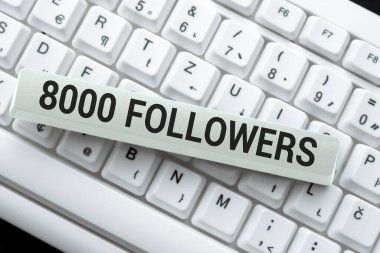 Kavramsal görüntüleme 8000 takipçi. Instagram 'da, Bilgi Edindirme Kitabının Yeni Basımını Yazan, Taze Web Sitesi İçeriği Oluşturan Bireylerin Sayısı