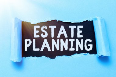 Metin Mülk Planlama Yazılıyor. Bireysel s 'leri yöneten görevlerin iş gösterisi hazırlığı varlıktır. Kağıt üzerindeki yırtık ön tarafın arkasındaki arka planı ortaya koyar.