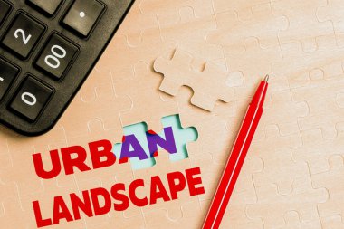 Kavramsal Şehir Manzarası. İş konsepti görüntüler şehir içinde geniş bir bina olabilir tamamlanmamış bir yapboz deseni ile kayıp son parça ile bulmaca