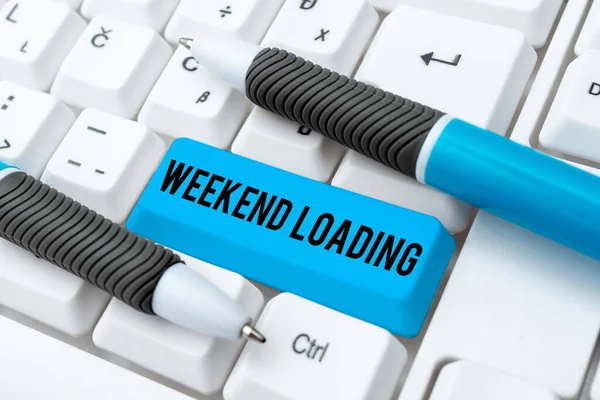 Ręczne pisanie znaków Weekend Loading. Business overview Starting Friday party relax happy time odpoczynek Wakacje Wpisz Pomocny Blog Poradnik i przewodniki, Strategie badawcze Online — Zdjęcie stockowe