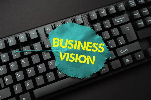 비즈니스 비전에 영감을 주는 텍스트. 당신의 목표를 기반으로 미래에 비즈니스를 성장하는 콘셉트 사진 New Business Slogan Message, Writing Market Strategies — 스톡 사진