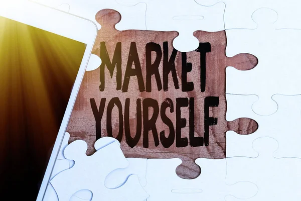 Schild mit der Aufschrift Market Yourself. Konzeptfoto Making yourself for any kind of task and project in life Building An Unfinished White Jigsaw Pattern Puzzle With Missing Last Piece — Stockfoto