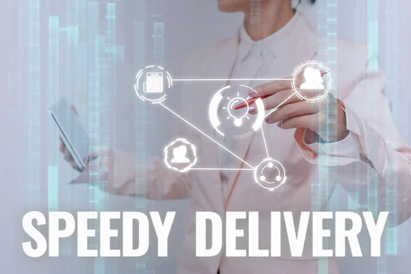 Tekst bijschrift presenteren Speedy Delivery. Conceptuele foto bieden producten op snelle manier of dezelfde dag verzending overzee Lady in uniform aanraken en met behulp van futuristische holografische technologie. — Stockfoto