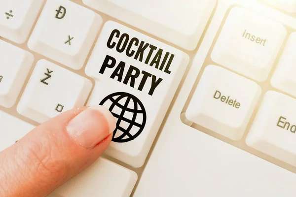 Inspiracja pokazując znak Cocktail Party. Biznes showcase formalne przyjęcie z napojami alkoholowymi zwykle wczesnym wieczorem Lady palec pokazujący klawisze klawiatury-przyciski do aktualizacji — Zdjęcie stockowe