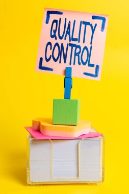 Kavramsal Görünüm Kalite Kontrolü. İş fikri, ürünlerin ya da hizmetlerin standartlara göre satıldığından emin olmaktır. Renkli Fikir Sunumu Taze Düşünceler Görüntüleme Mesajı Gönderme