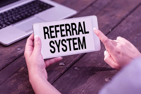 Hand writing sign Referral System. Concept meaning sending own patient to another physician for treatment Voice And Video Calling Capabilities Connecting People Together — Stock Photo, Image