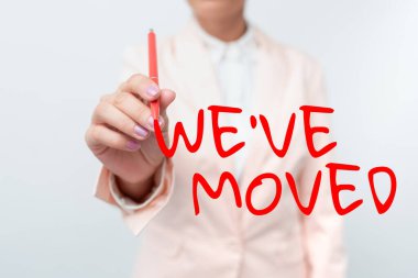 Taşıdığımız İşaretler. Yeni Planlar ve Planlama Sürecini Gösteren Fikirlerin sunulması ve sunulması, güçlü duygular ve sempati içeren iş genel değerlendirmesi olmuştur.