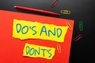 Yeni Parlak Fikirlerin Yaratıcılığı ve İlhamı Yenilediğini Düşünen Aktivite ve eylemlerle ilgili Do S ve Don 't S. iş yaklaşımlarını gösteren bir ilham kaynağı.