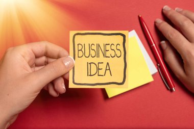 İşaret İşletme Fikri 'ni gösteren bir ilham. Ticari amaçlar için kullanılabilen, Not Yazma ve Önemli Fikirler Yeni İlan Tahtası Tasarımları kavramını tanıtın