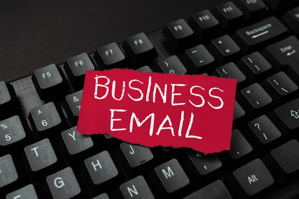 手書きテキストビジネスメール。ビジネスで使用するメールが表示されます。ビジネスで使用するメールが表示されます。 — ストック写真