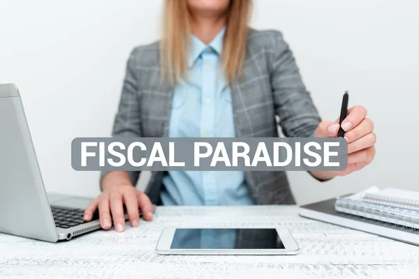 Segno di testo che mostra Paradiso Fiscale. Approccio commerciale Tassa sullo sviluppo Aliquote di tassazione per gli investitori stranieri Architetto Intervista Cliente, Reporther Gathering Informazioni importanti — Foto Stock