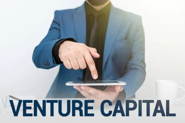Expositor conceptual Venture Capital. Palabra para el capital invertido en un proyecto en el que hay riesgo Presentación de tecnología de comunicación Smartphone Voz y videollamadas — Foto de Stock