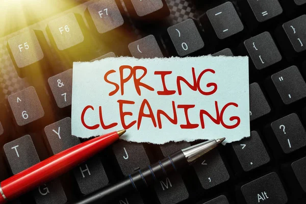 Wyświetlacz koncepcyjny Spring Cleaning. Konceptualna praktyka fotograficzna gruntownego sprzątania domu wiosną Tworzenie czasopism online, pisanie nowych artykułów, tworzenie nowych nagłówków — Zdjęcie stockowe